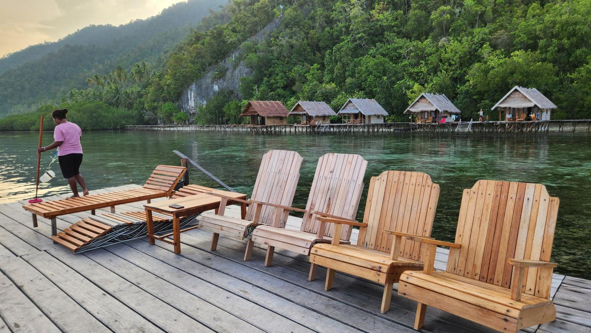 Terimakasih Homestay Pulau Mansuar Exteriör bild