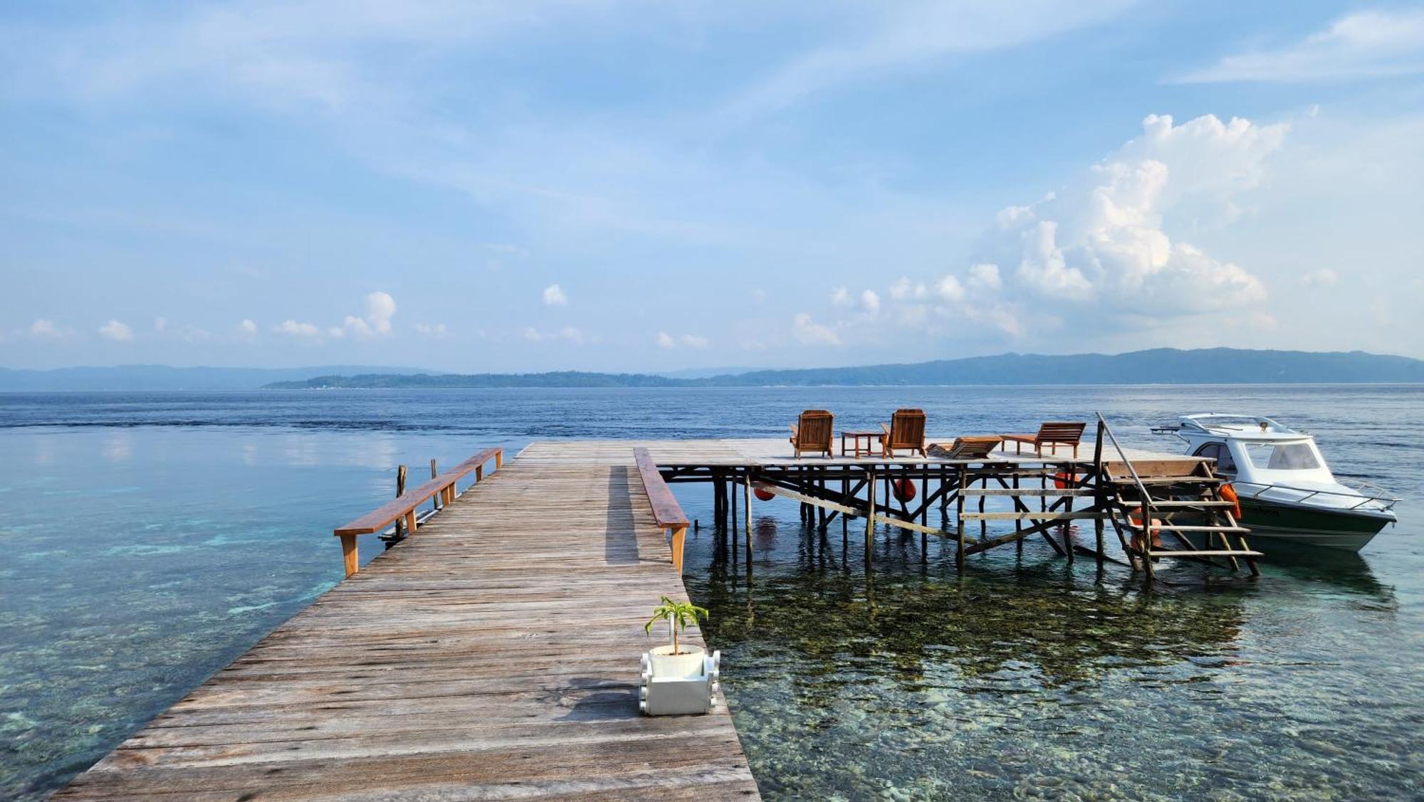 Terimakasih Homestay Pulau Mansuar Exteriör bild